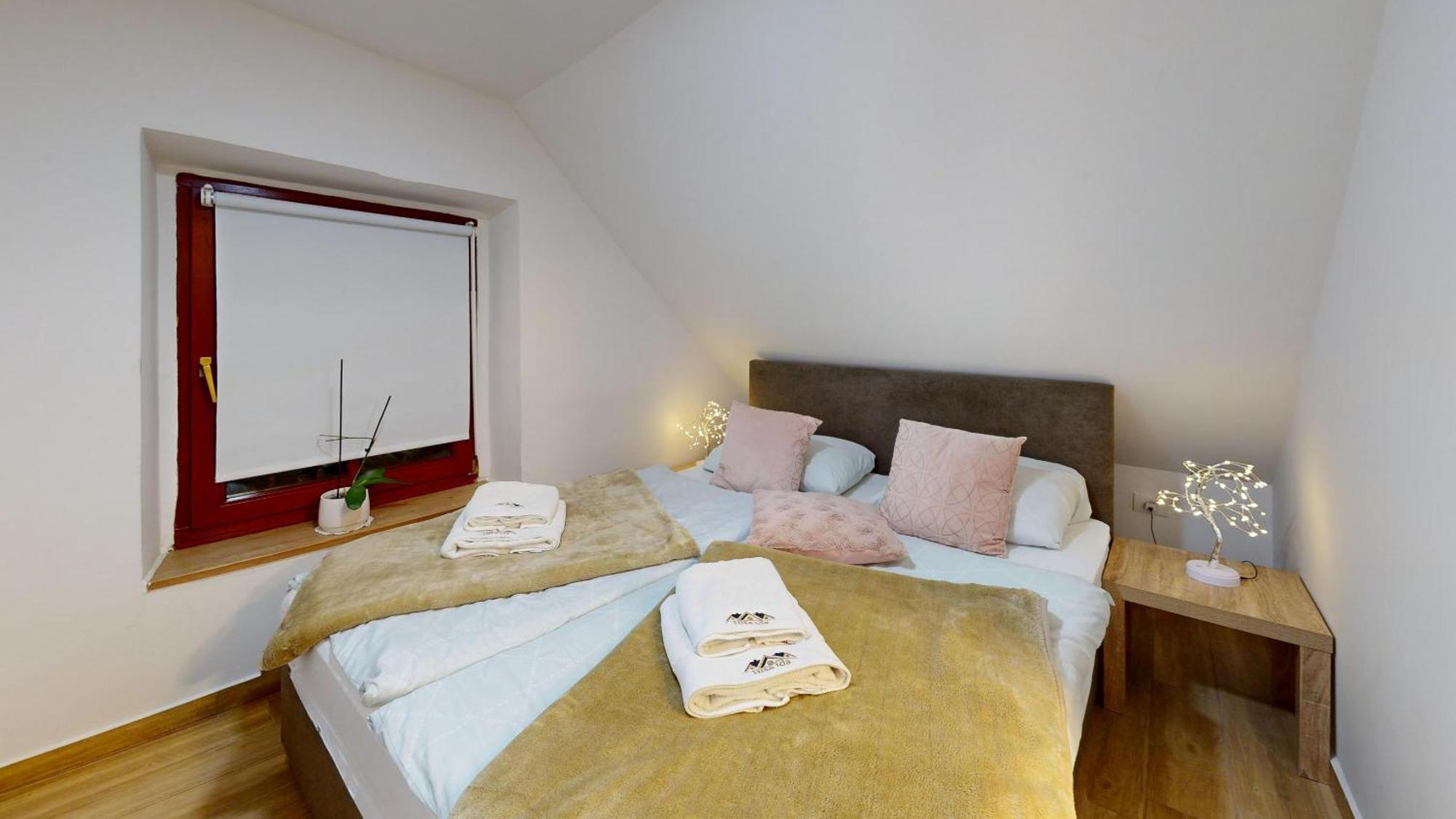 Ivancna Gorica Resort Hisa Ida - Apartments With Hot Tub And Sauna חדר תמונה